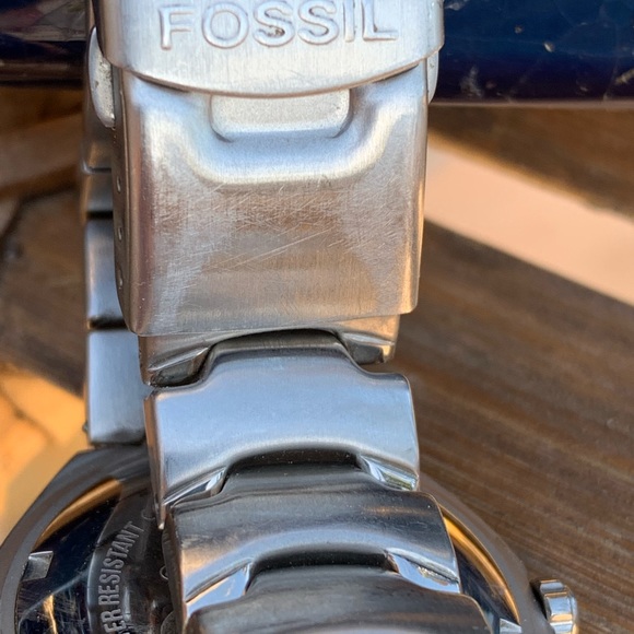 Fossil BLUE Silver Tone Water Resistant BQ-9093 Unisex Watch - Picture 5 of 9